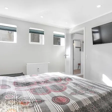 1 Bedroom Awesome In Allinge-Sandvig