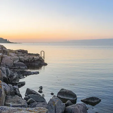 Apartment 1 Bedroom Awesome In